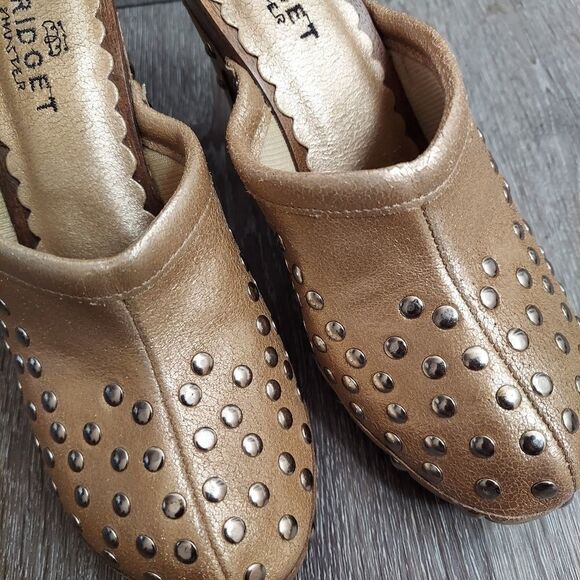 Bridget Shuster FOXY Gold Metallic Studded Heeled Clogs 6 - Picture 9 of 11